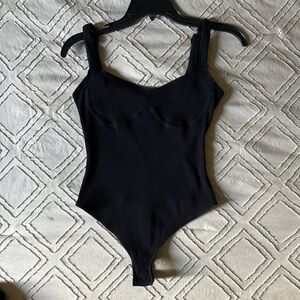 SHEIN Black Ribbed Bodysuit